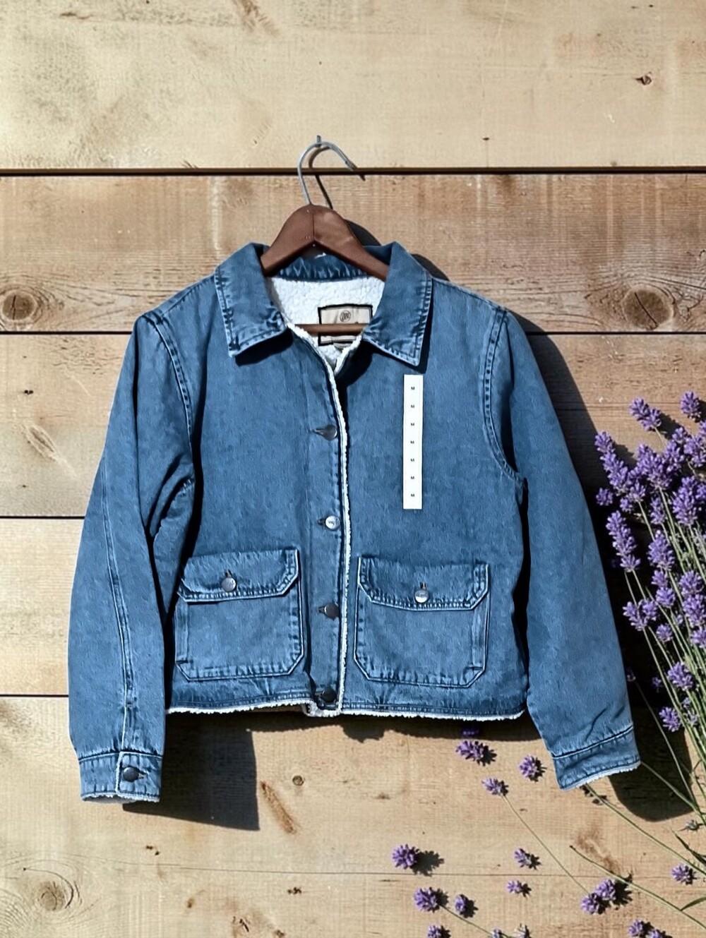 NWOTs **Wrangler** Cropped Button Front Sherpa Lined Barn Jacket. Size M.